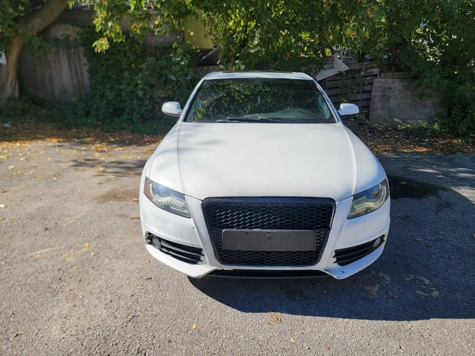 Audi A4 2010 photo 2