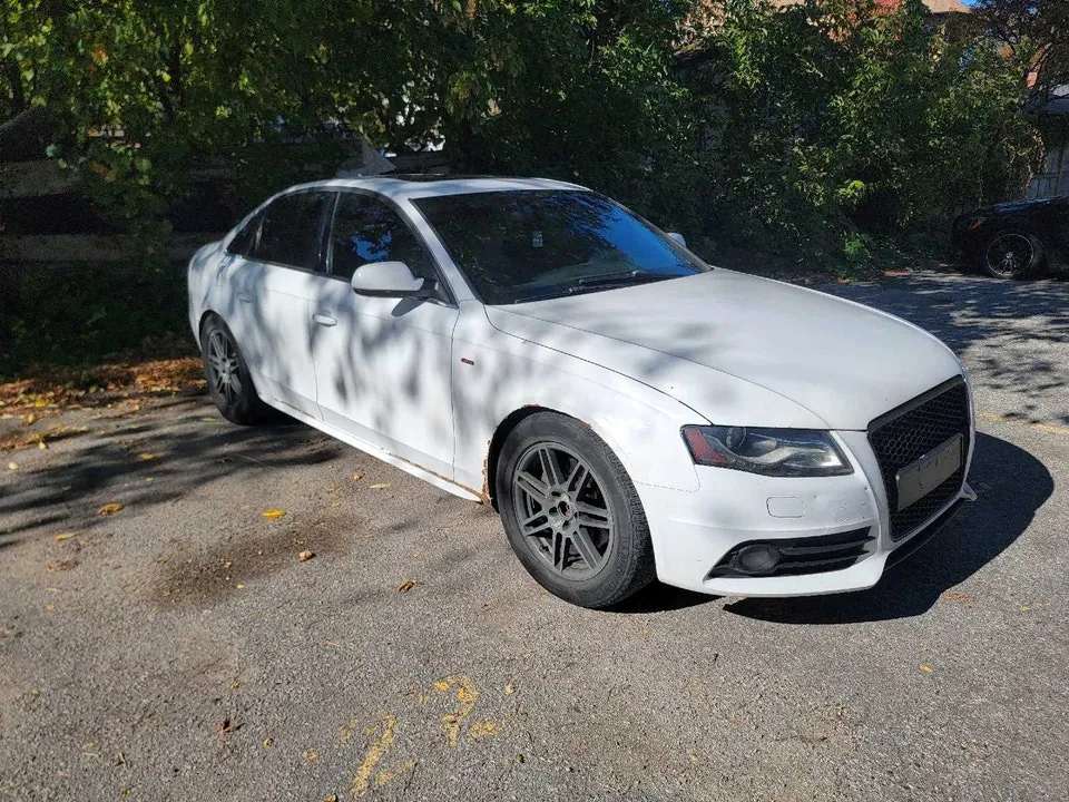 Audi A4 2010 photo 3