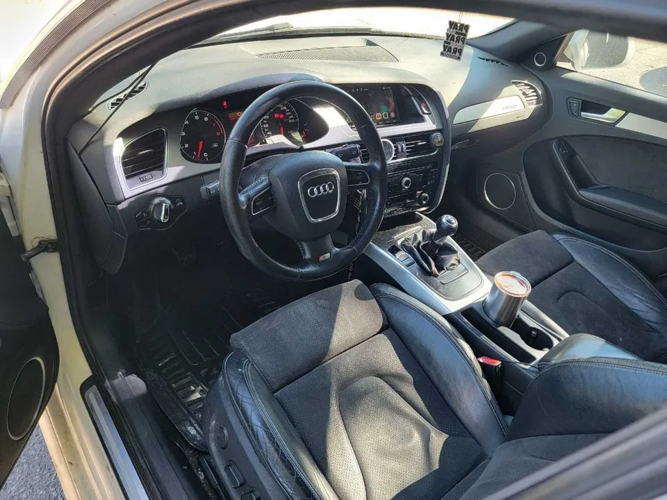 Audi A4 2010 photo 4