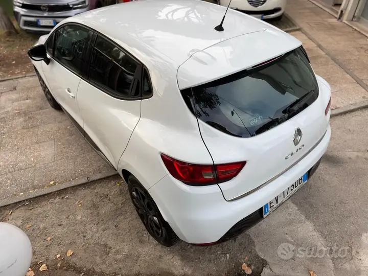 Renault Clio 2014 photo 4