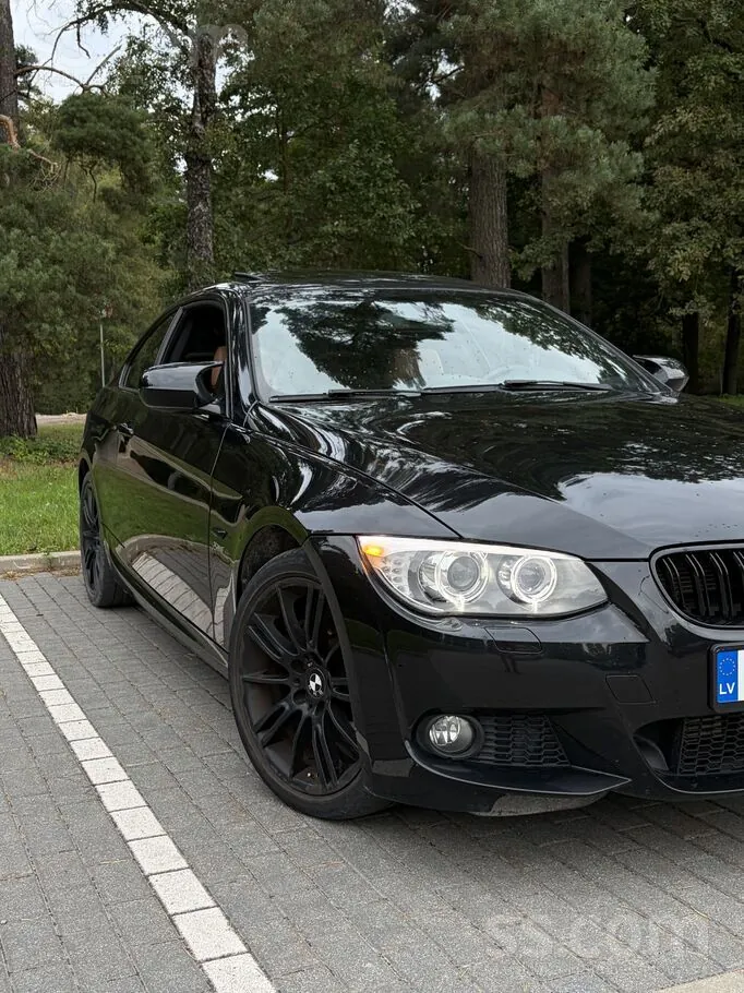 BMW 330 2012 photo 5