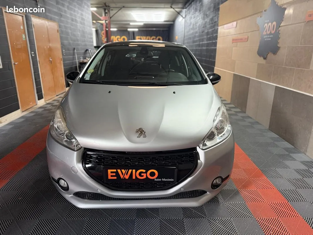 Peugeot 208 2013 photo 4