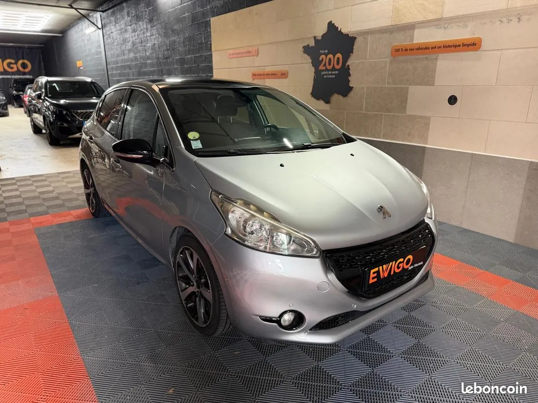 Peugeot 208 2013 photo 5