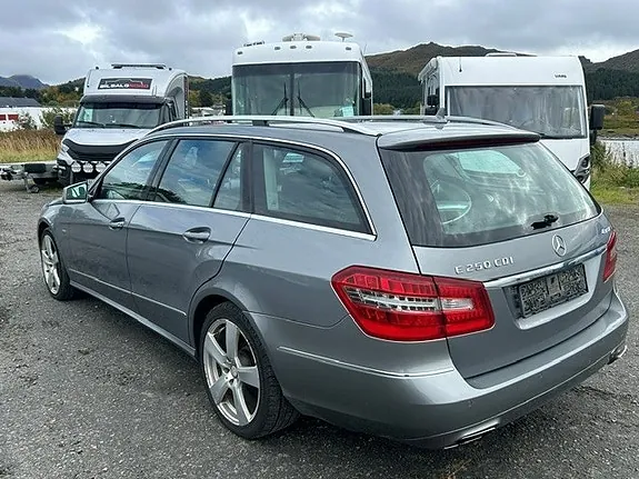 Mercedes-Benz E250 2011 photo 3