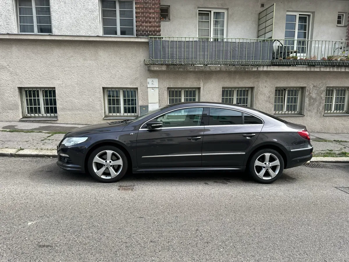 Volkswagen Passat Cc 2011 photo 2