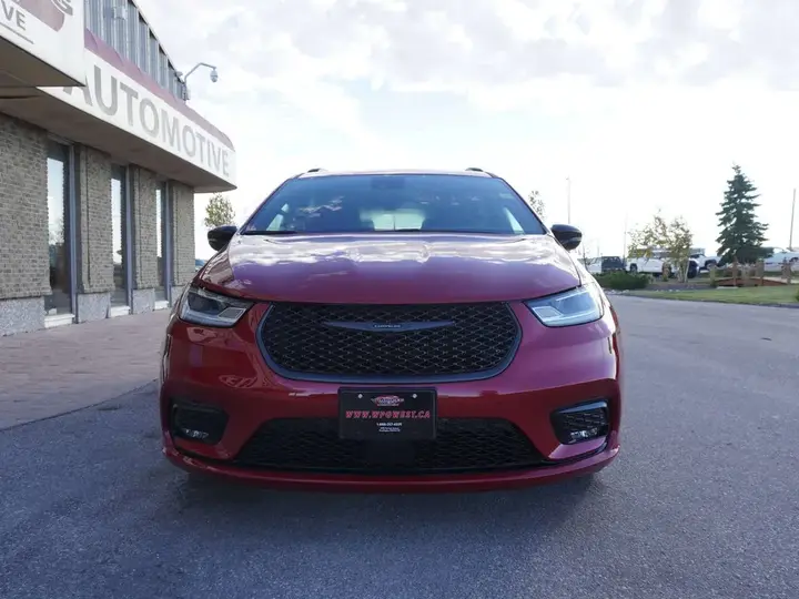 Chrysler Pacifica 2024 photo 5