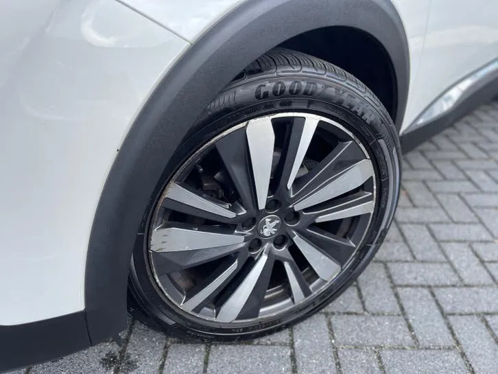 Peugeot 3008 2021 photo 2