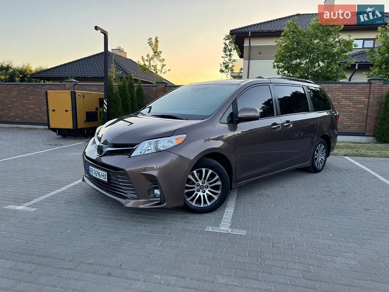 Toyota Sienna 2019 photo 2