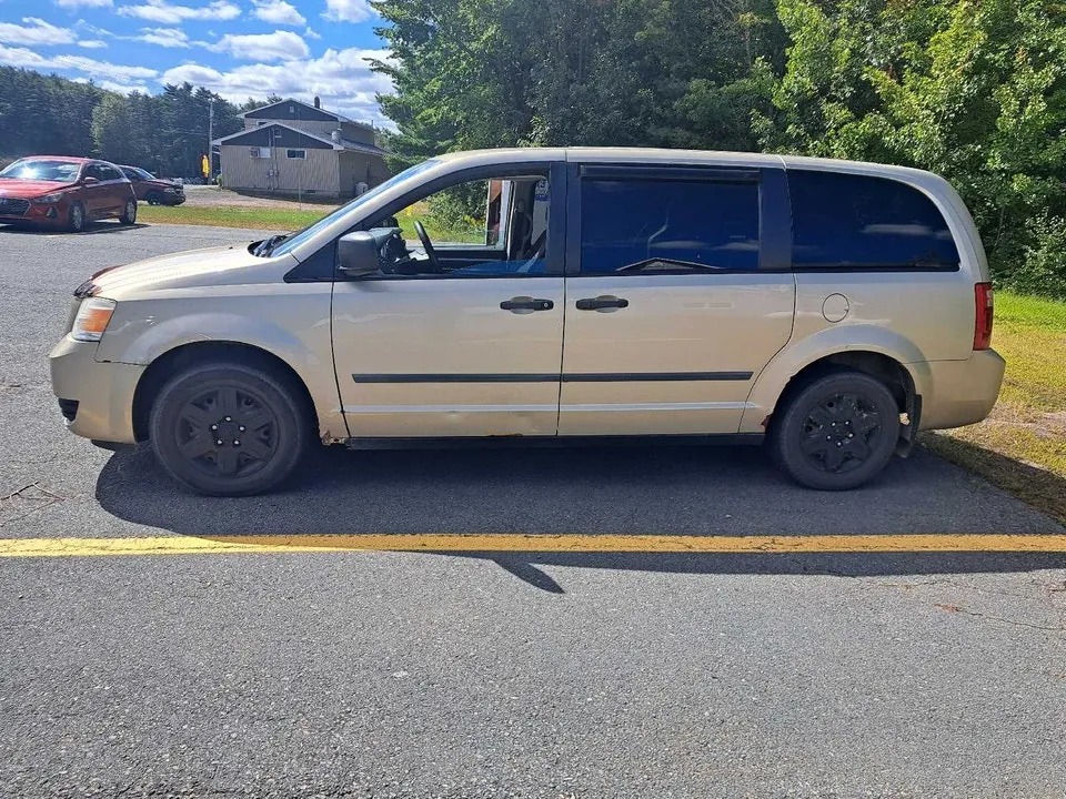 Dodge Grand Caravan 2010 photo 2