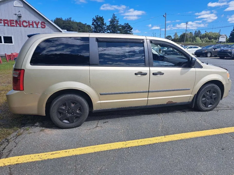 Dodge Grand Caravan 2010 photo 3