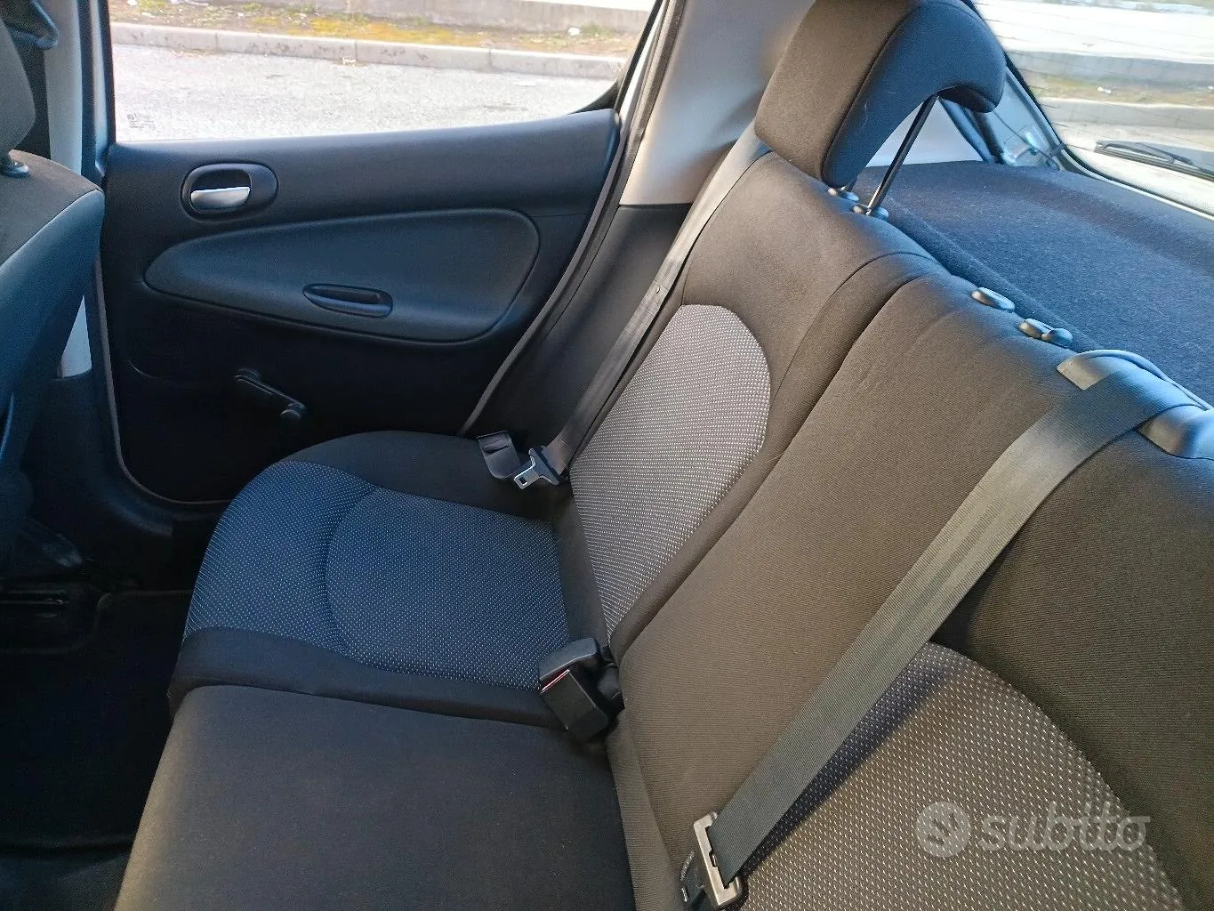 Peugeot 206 2011 photo 5