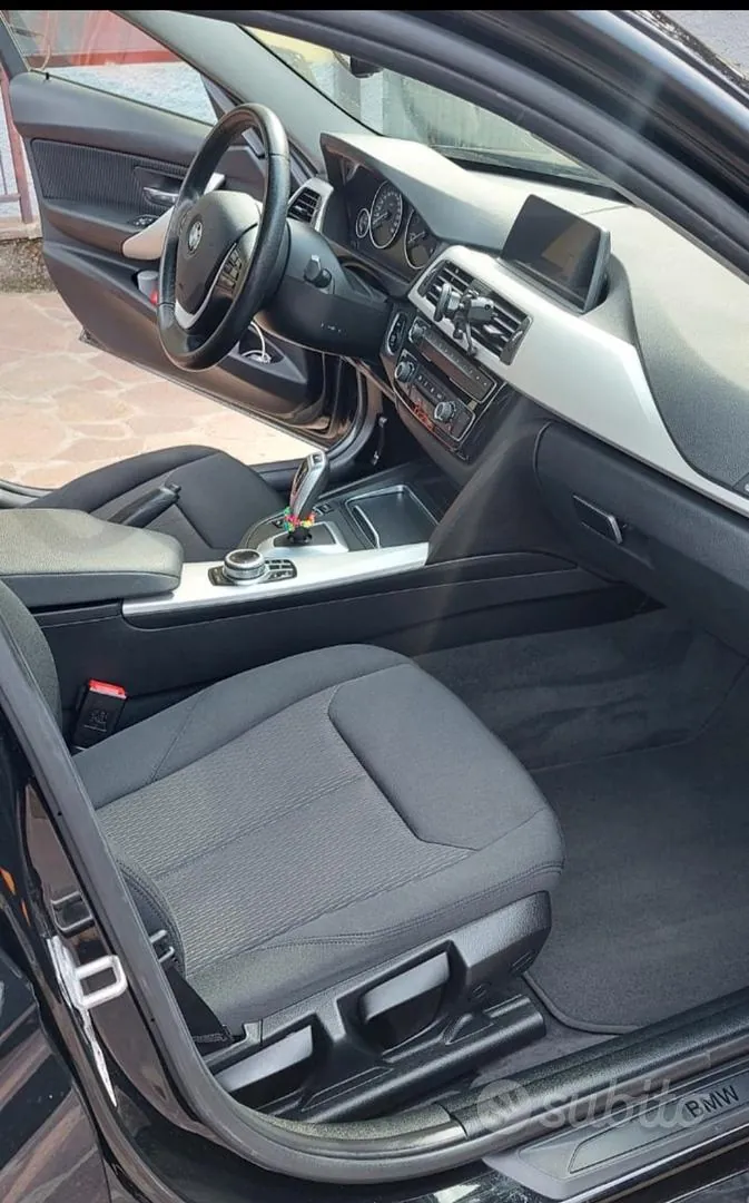 BMW 3 Series 2019 photo 3