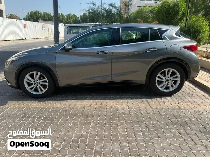 Infiniti Q30 2018 photo 4