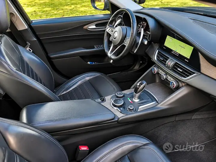 Alfa Romeo Giulia 2019 photo 5