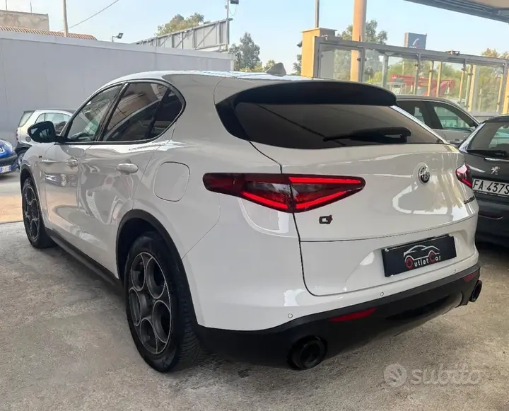 Alfa Romeo Stelvio 2021 photo 4