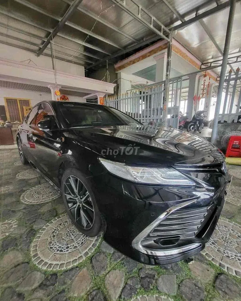 Toyota Camry 2023 photo 2