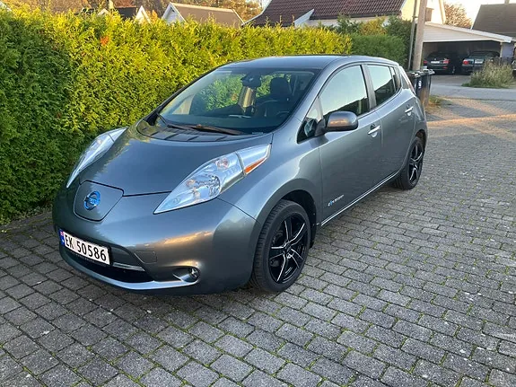 Nissan Leaf 2015 photo 2