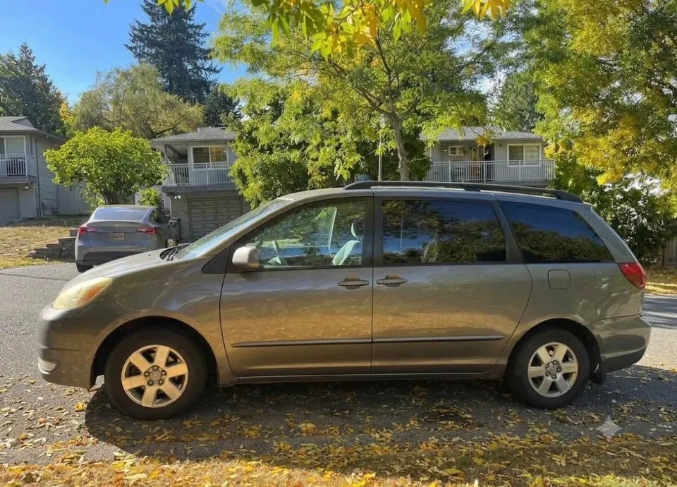 Toyota Sienna 2004 photo 3