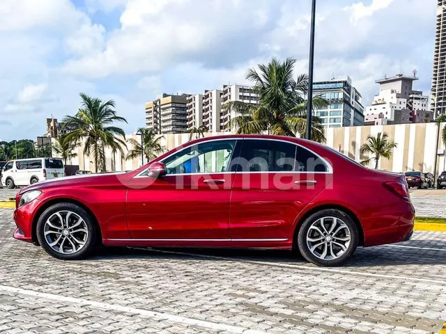Mercedes-Benz C180 2016 photo 4