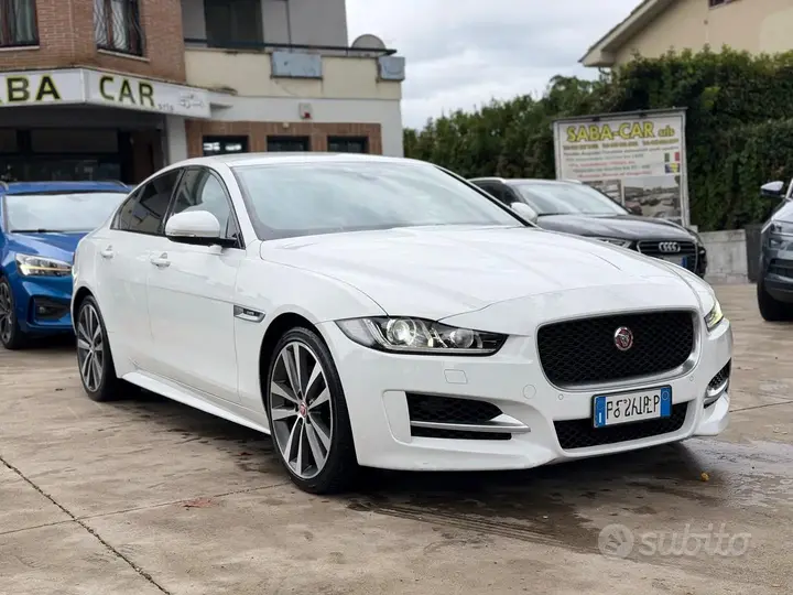 Jaguar Xe 2016 photo 3