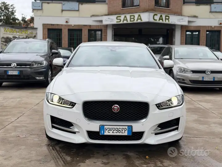 Jaguar Xe 2016 photo 2