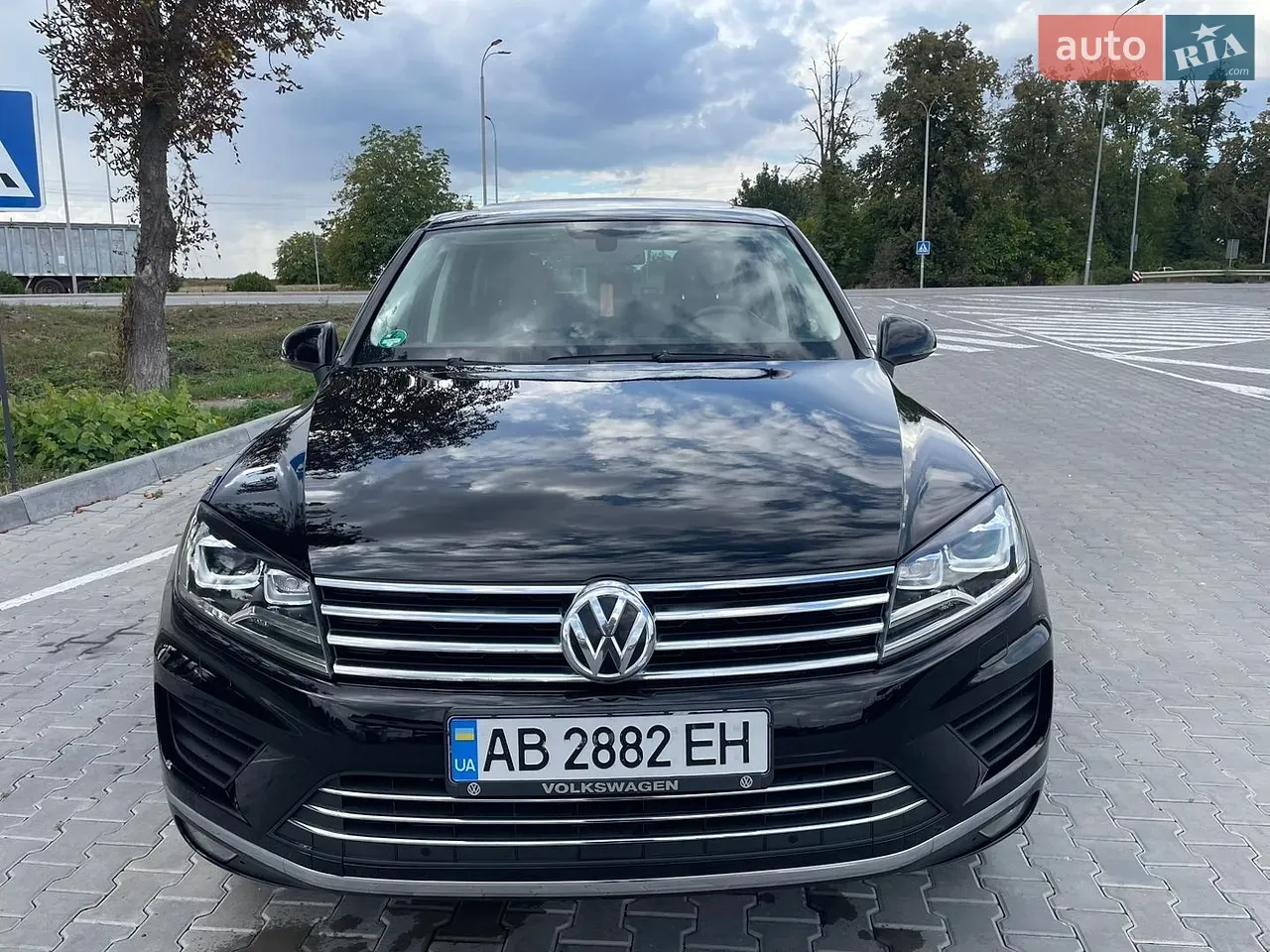 Volkswagen Touareg 2015 photo 2