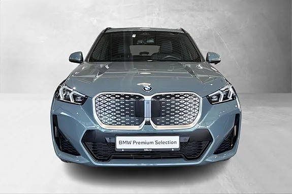 BMW Ix1 2026 photo 2