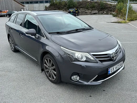 Toyota Avensis 2012 photo 2