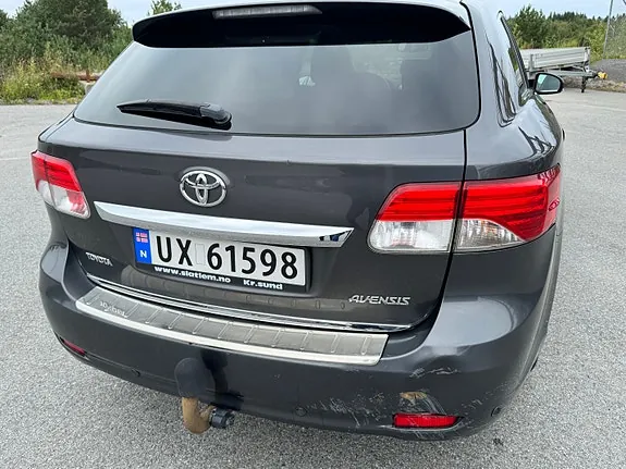 Toyota Avensis 2012 photo 5