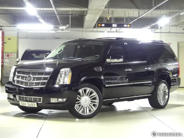 Cadillac Escalade 2012 photo 2