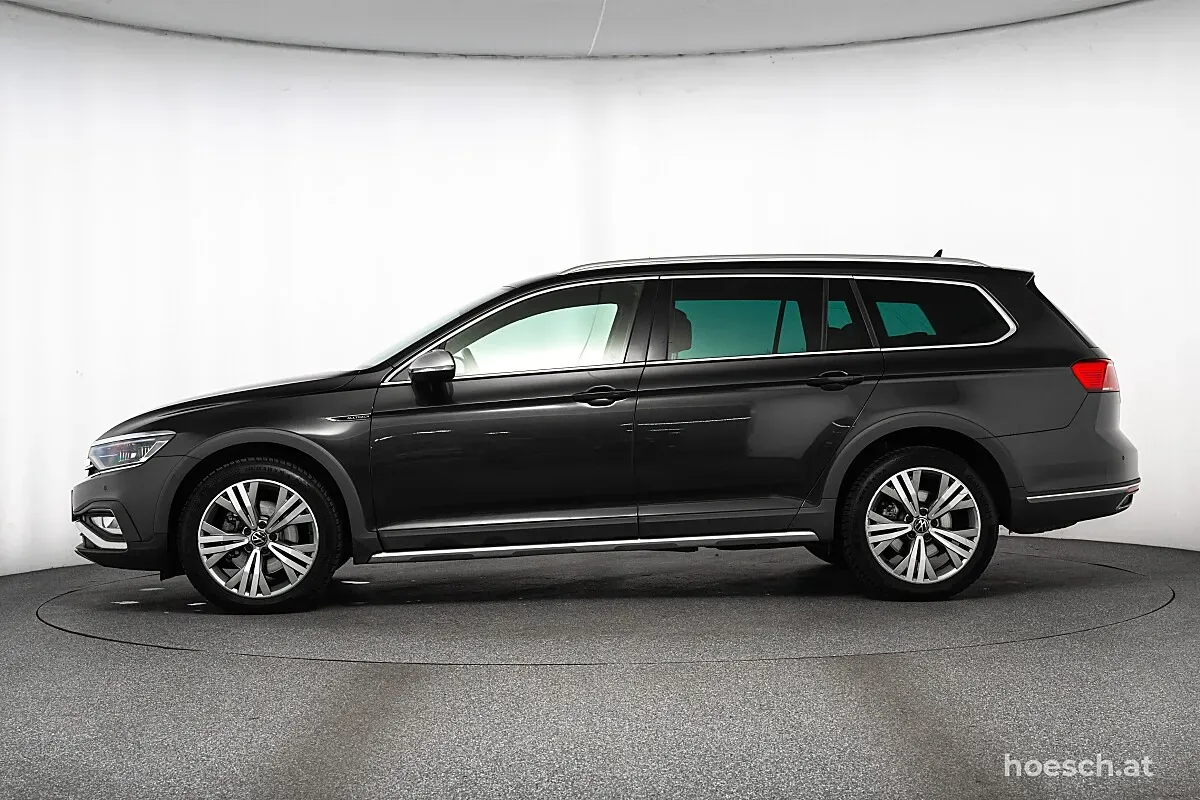 Volkswagen Passat 2024 photo 3