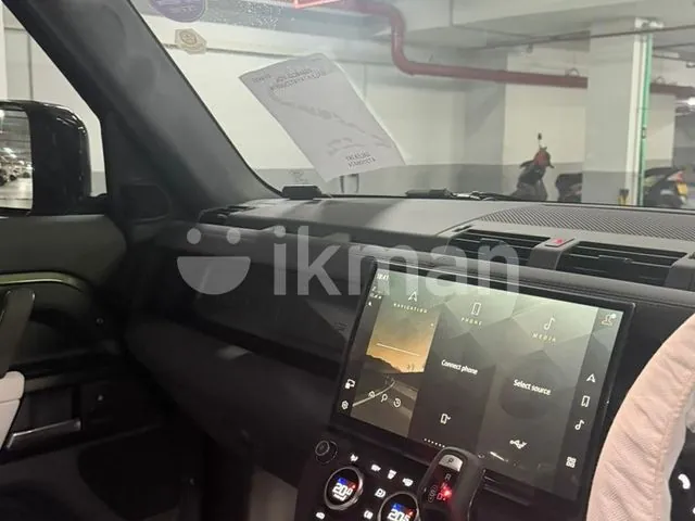 Land Rover Defender 2026 photo 4