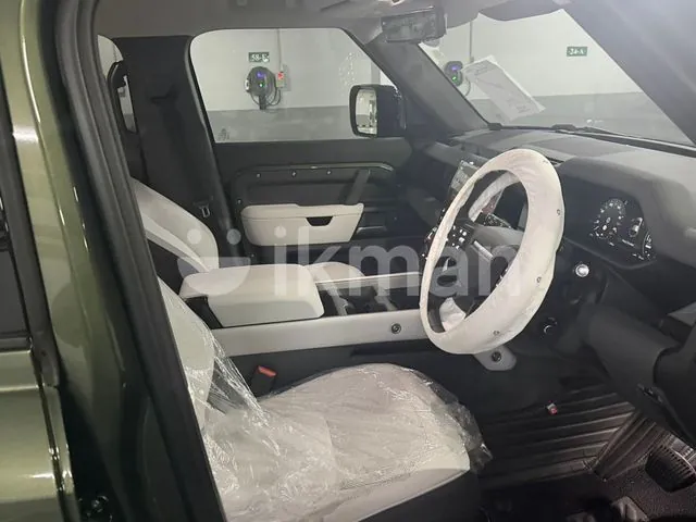 Land Rover Defender 2026 photo 2