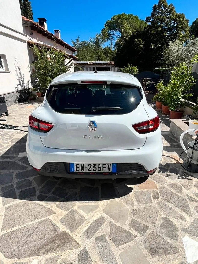 Renault Clio 2014 photo 2