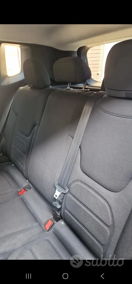 Jeep Renegade 2015 photo 4