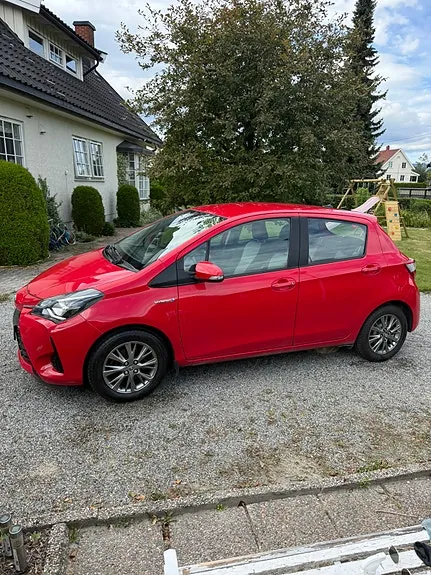 Toyota Yaris 2017 photo 2