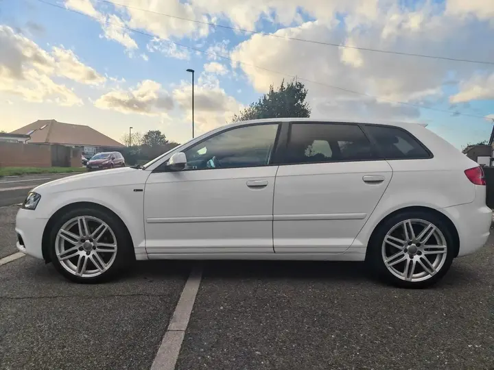 Audi A3 2011 photo 5