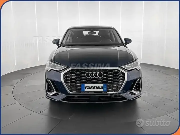Audi Q3 2023 photo 2