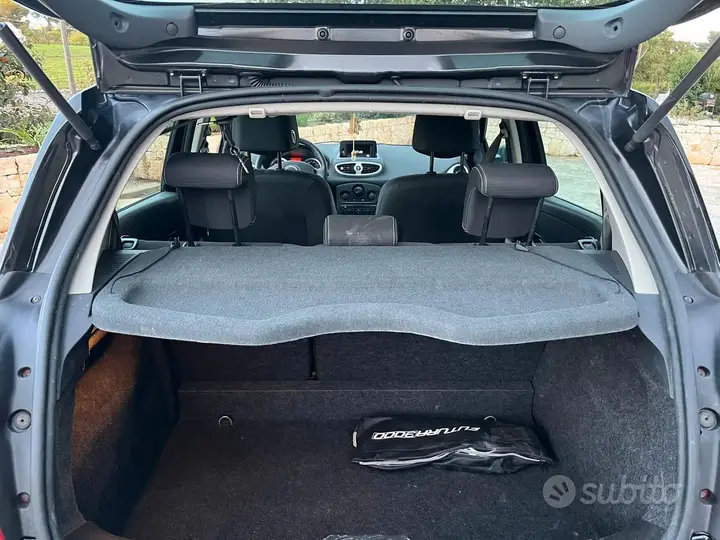 Renault Clio 2010 photo 5