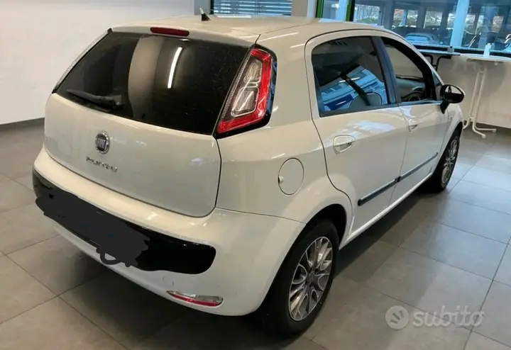 Fiat Punto Evo 2011 photo 3