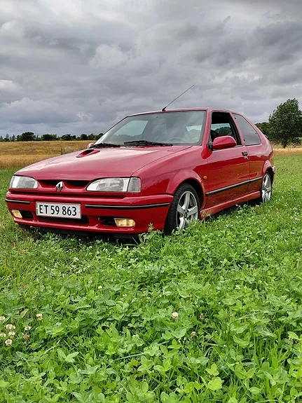 Renault 19
