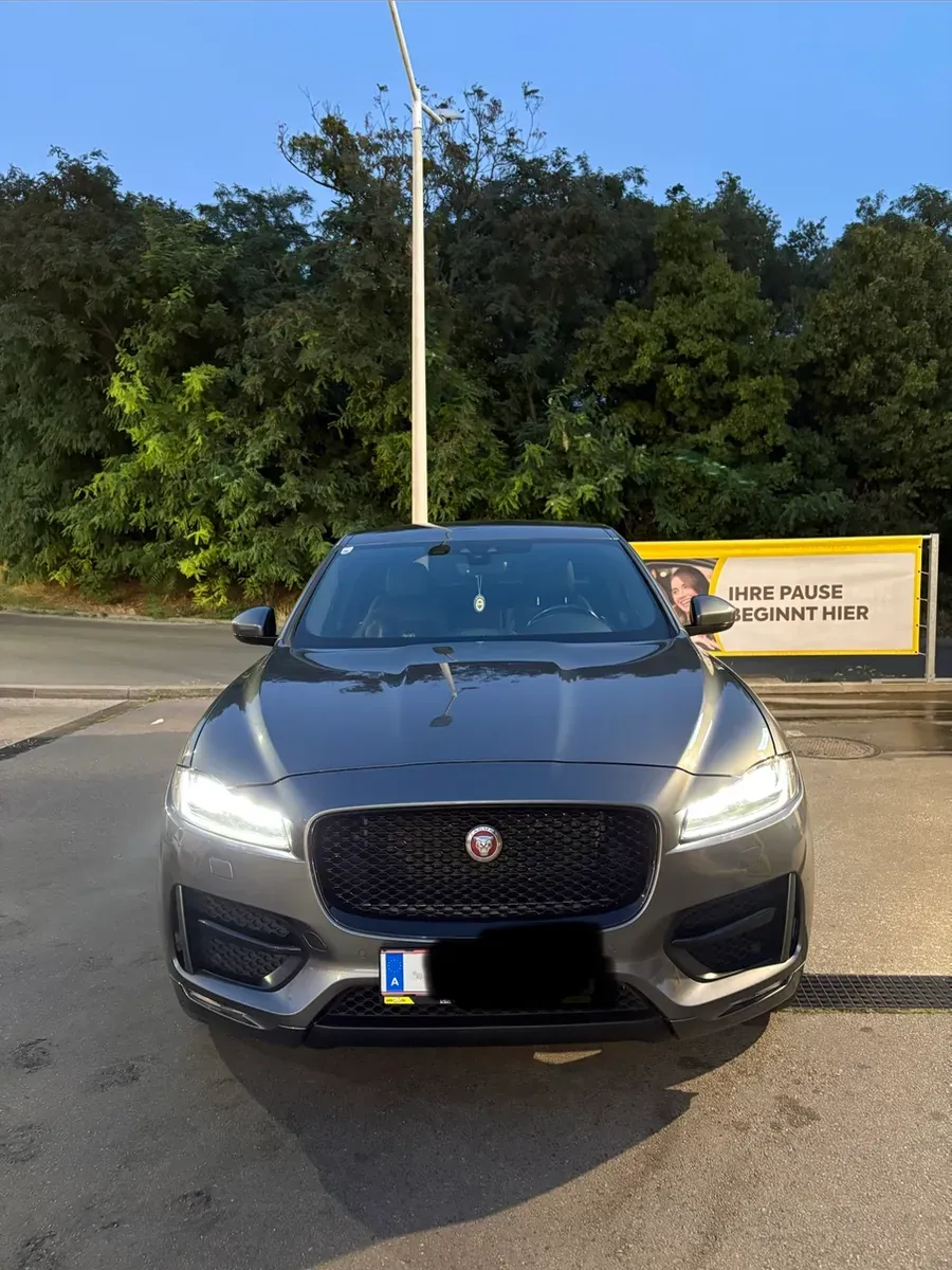 Jaguar F-Pace