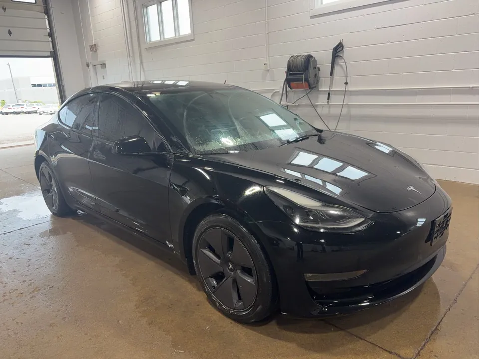 Tesla Model 3 2023 photo 3
