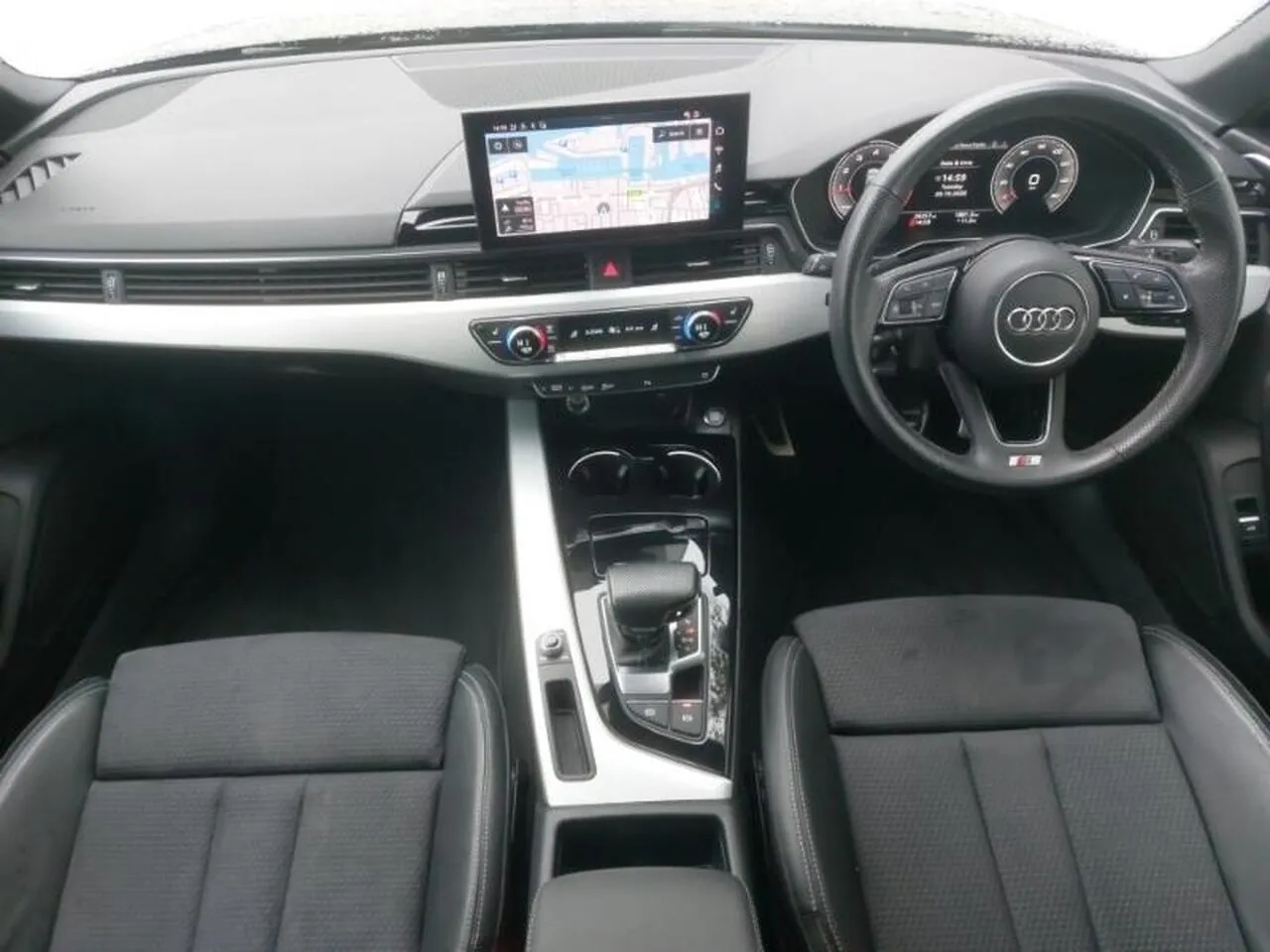 Audi A4 2023 photo 3
