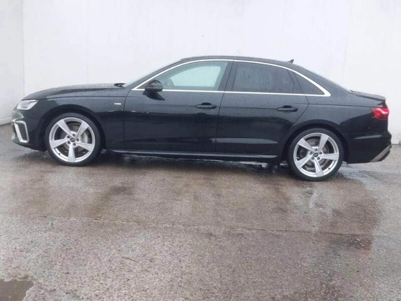 Audi A4 2023 photo 4
