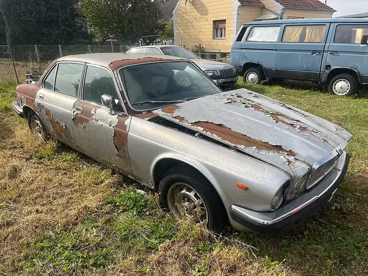 Jaguar Xj