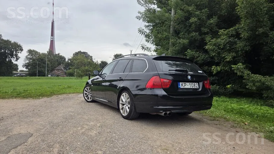 BMW 325 2008 photo 2