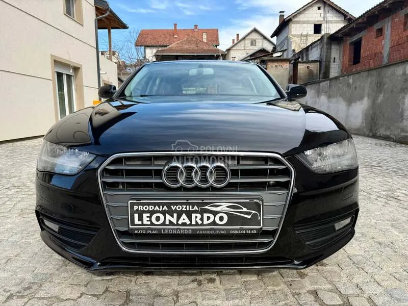 Audi A4 2012 photo 2