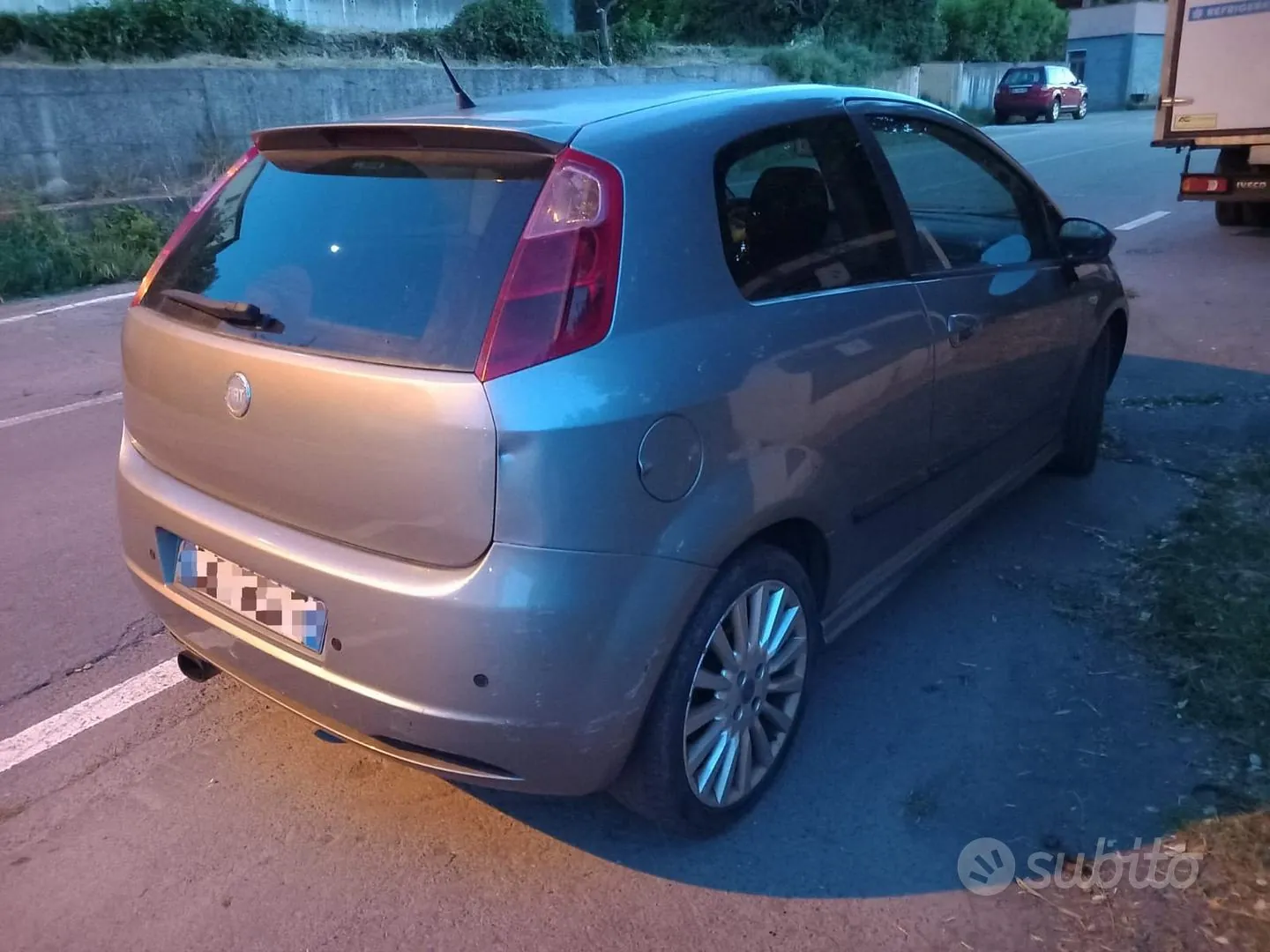 Fiat Grande Punto 2006 photo 2