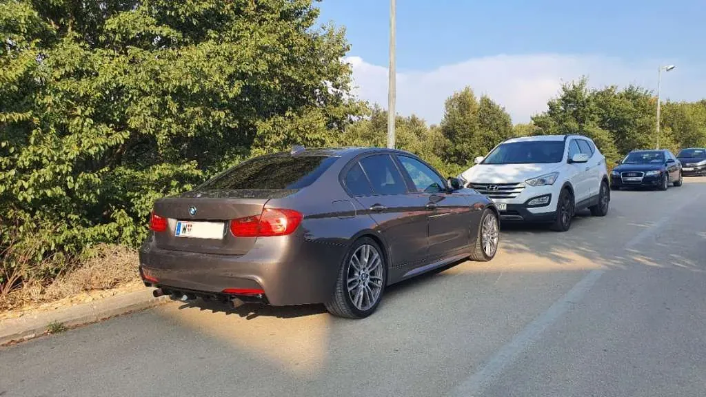 BMW 3 Series 2012 photo 3